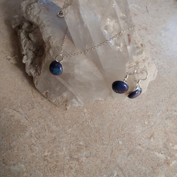 Kingman Turquoise Necklace and Earrings - Picture 2 of 4